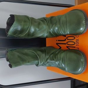 NEW-Miz Mooz Parade Soft Leather in KIWI